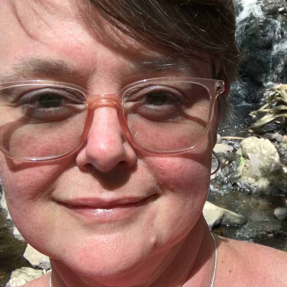 Meet your Posher, Elizabeth